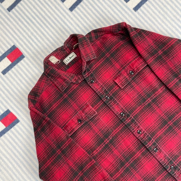 Vintage L.L. Bean plaid flannel style button down shirt - Picture 4 of 8